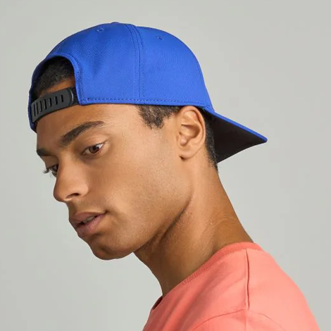 West Cap: Ihr Logo, wegweisend