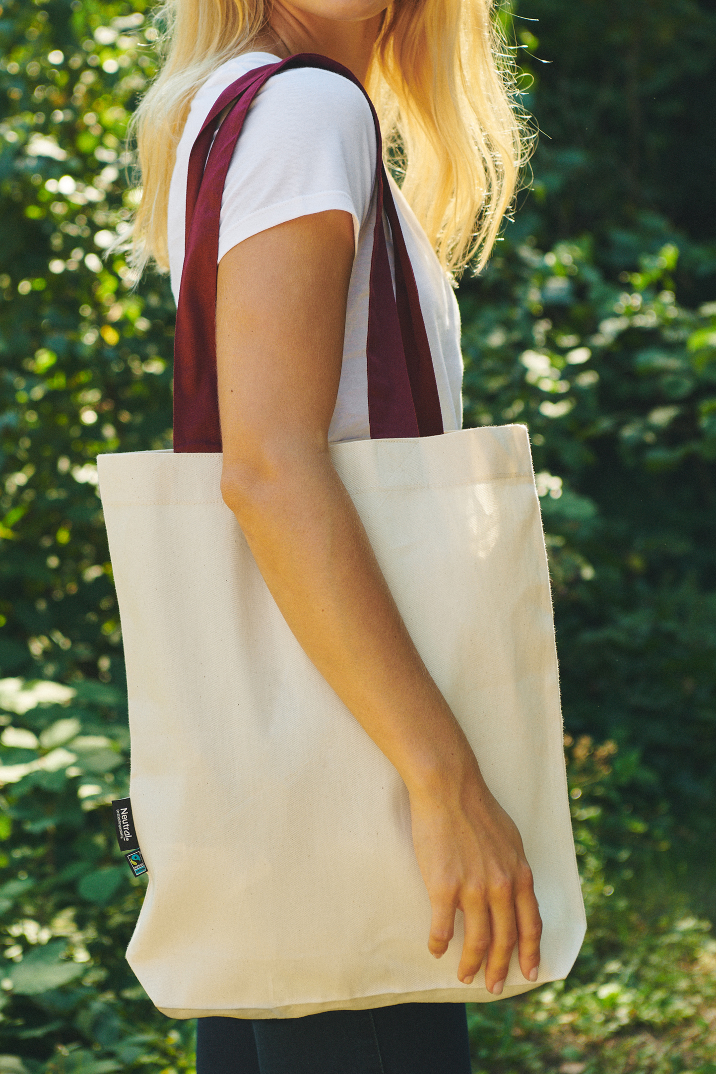 Twill-Tasche mit kontrastierenden Henkeln