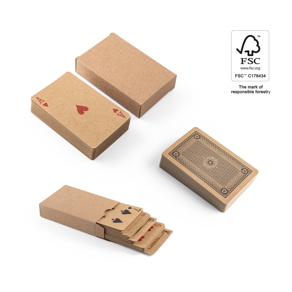FISCHER. Klassisches Kraftpapier-Kartenspiel mit 54 Karten, hergestellt aus FSC™-zertifizierten Materialien und anderen kontrollierten Materialien.